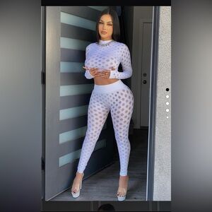 Enough play legging set
Please carefully look at pictures of the outfit